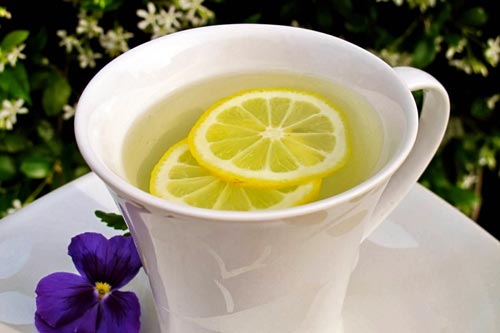 Nếu không uống nước chanh ấm mỗi ngày bạn sẽ hối hận cả đời