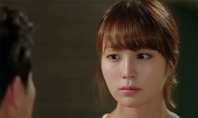 Nhìn món quà chị dâu tặng con gái mình, tôi bực bội và bắt đầu nảy sinh những suy nghĩ xấu về chị ấy