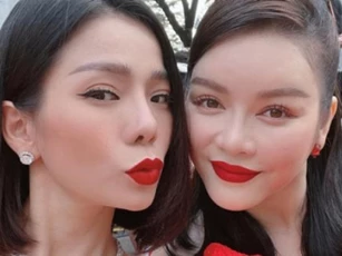 Lý Nhã Kỳ đọ sắc với Lệ Quyên nhưng kim cương, hột xoàn mới là tâm điểm