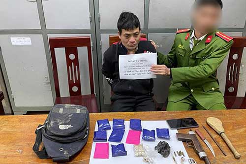 Nghệ An: Lập lán trại, thủ vũ khí "nóng" để buôn bán ma túy