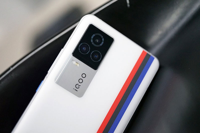 Vivo ra mắt smartphone chip S888, RAM 12 GB, sạc 120W, giá hơn 15 triệu