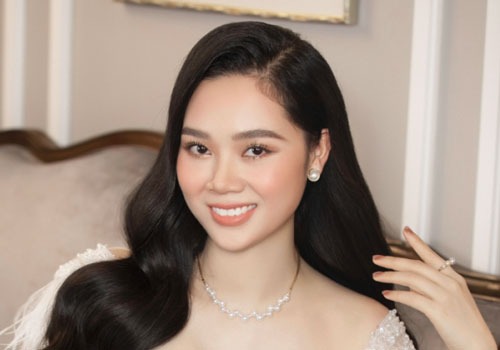 Sắc vóc căng đầy, quyến rũ của Hoa hậu kín tiếng nhất Việt Nam