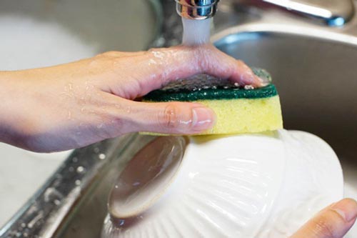 Mẹo nhỏ giúp rửa bát nhanh sạch mà không tốn thời gian