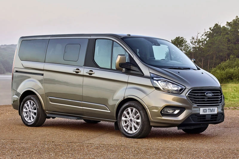 9. Ford Tourneo (doanh số: 340 chiếc).