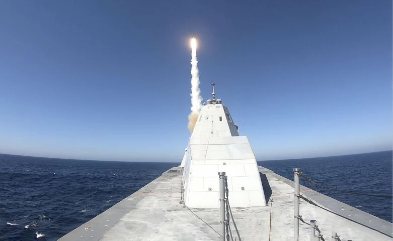 Khu trục hạm USS Zumwalt (DDG-1000) của Hải quân Mỹ. Ảnh: Janes Defense.