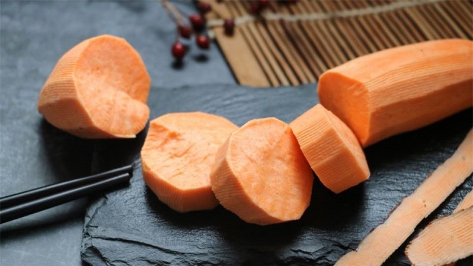 Những công thức làm đẹp độc đáo từ khoai lang