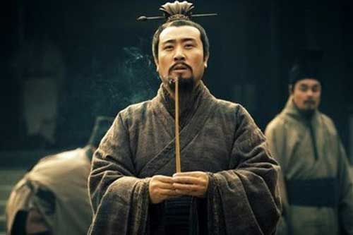 Chọn 4 cái tên Phong, Thiền, Vĩnh, Lý cho 4 người con trai, mục đích của Lưu Bị là gì?