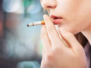Hết sạch mùi hôi miệng khi hút thuốc lá bằng cách đơn giản