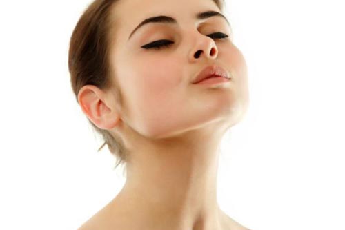 Mẹo hay trị vùng da cổ bị sạm màu