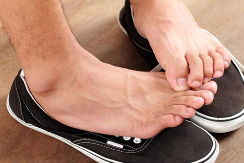 Hết sạch hôi chân chỉ với 1 củ gừng