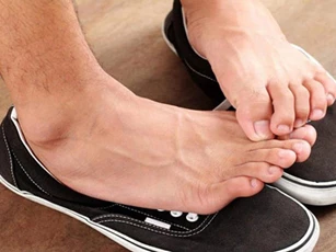 Hết sạch hôi chân chỉ với 1 củ gừng