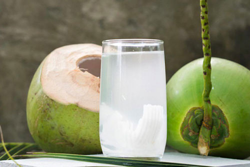 Điều bạn cần phải biết khi uống nước dừa