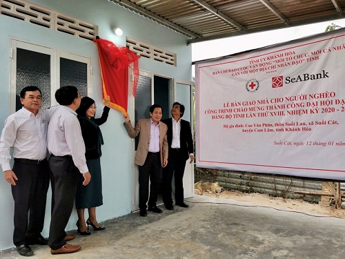 SeABank bàn giao 10 nhà tình nghĩa cho hộ nghèo ở Khánh Hoà 