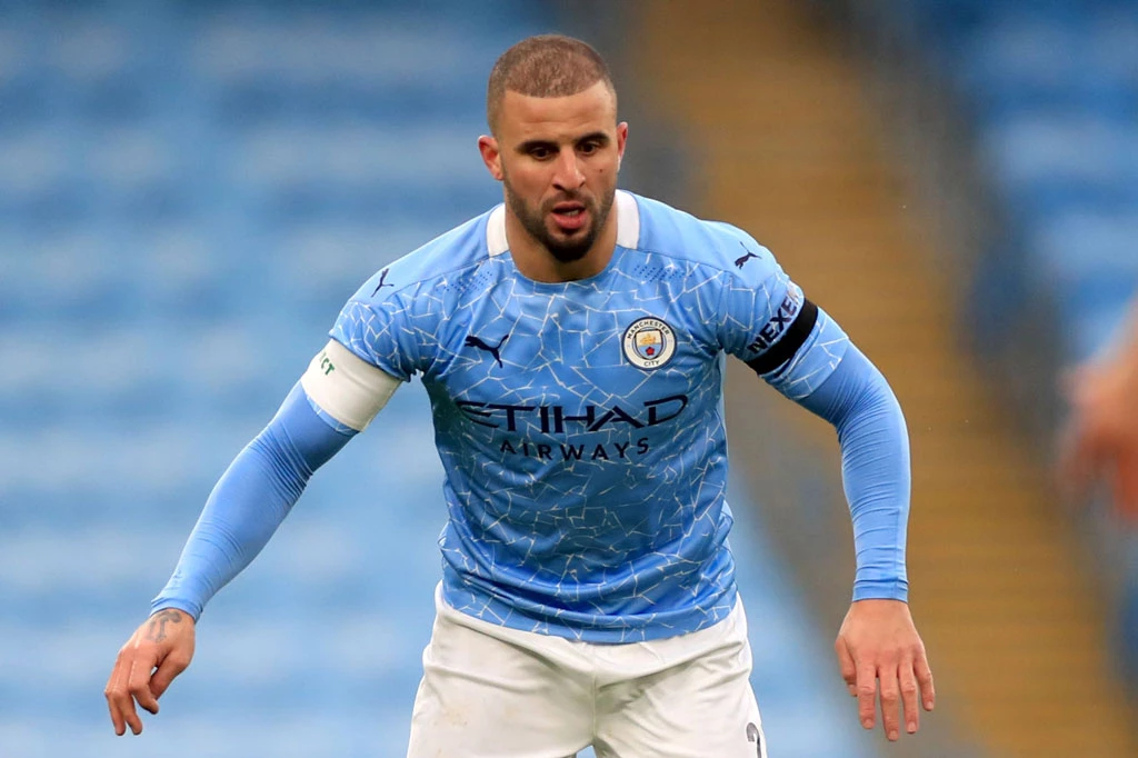 Hậu vệ phải: Kyle Walker (Man City, 30 tuổi, định giá chuyển nhượng: 40 triệu euro).