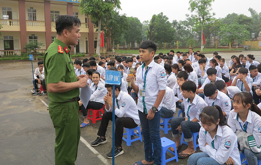 Từ 11/1: Học sinh THPT phải học về Luật An ninh mạng