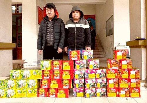 Hà Giang: Bắt giữ các đối tượng vận chuyển hơn 130kg pháo nổ