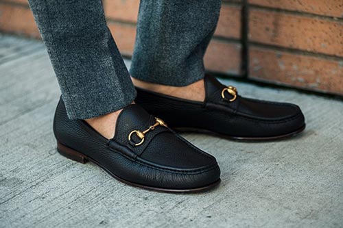 Nam giới đừng bao giờ đi giày không tất và đây là lý do đáng sợ cần biết