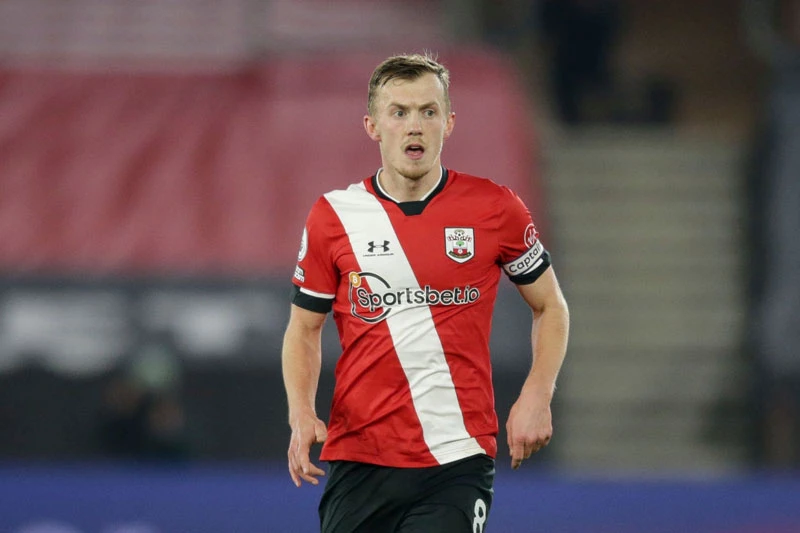 Tiền vệ: James Ward-Prowse (Southampton, điểm số trung bình: 7,76).