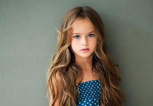Bé gái đẹp nhất thế giới 6 năm trước đã 'dậy thì xong', nhan sắc không ai phải thất vọng