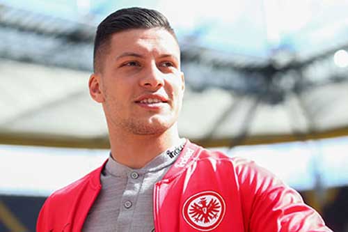 Luka Jovic gia nhập Frankfurt