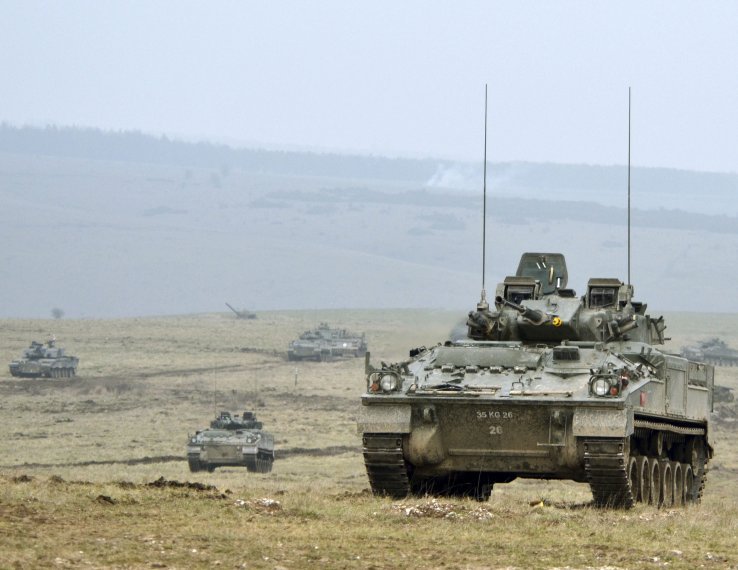 Anh trì hoãn quyết định về chương trình mua sắm xe bọc thép