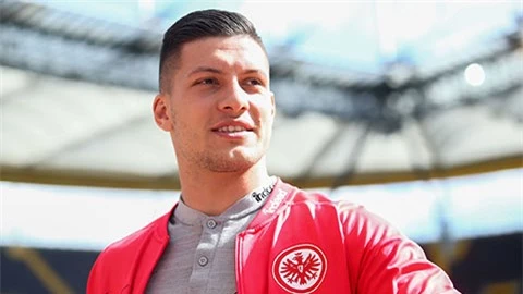 Luka Jovic gia nhập Frankfurt