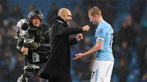 Thầy trò Pep Guardiola toàn thắng 3 trận gần nhất mà không cần một trung phong thực thụ