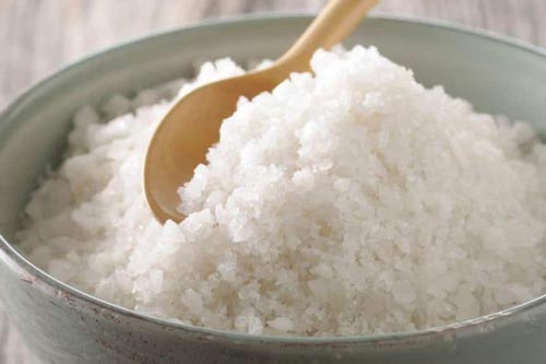 3 loại thực phẩm màu trắng mẹ không được cho bé ăn nhiều