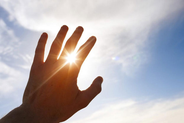 Tia UV ở ngưỡng nguy cơ gây hại cao tại nhiều tỉnh, thành phía Nam