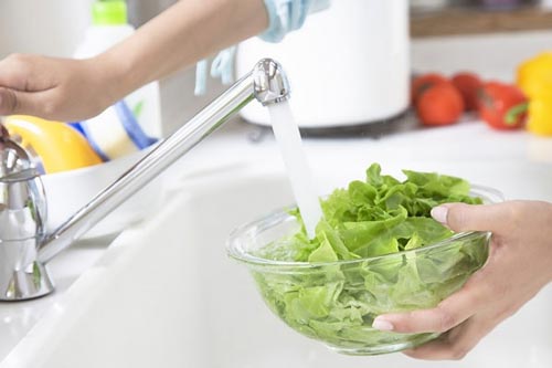 Lầm tưởng khi rửa rau gây hại nghiêm trọng cho sức khỏe