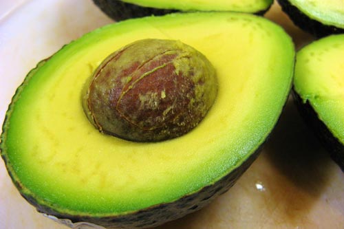 Lưu ý bắt buộc bạn phải biết khi ăn quả bơ