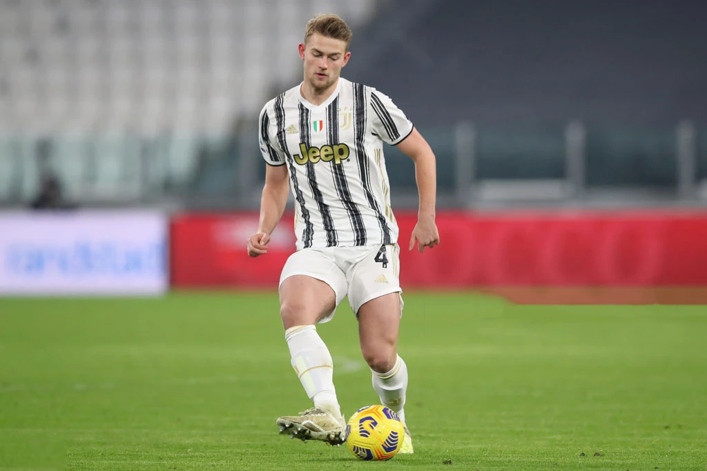 Trung vệ: Matthijs de Ligt (Juventus, 104,1 triệu euro).