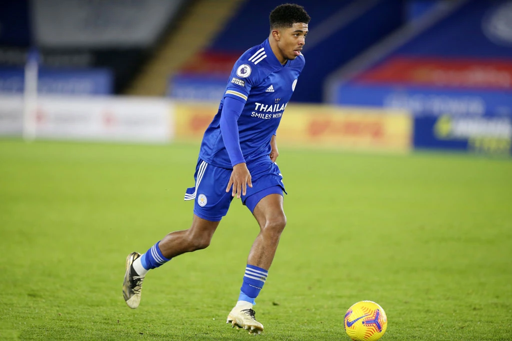 Trung vệ: Wesley Fofana (Leicester City, 20 tuổi, định giá chuyển nhượng: 27 triệu euro).