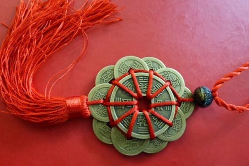 Cách treo tiền xu phong thủy để mang lại tài vận cho gia chủ