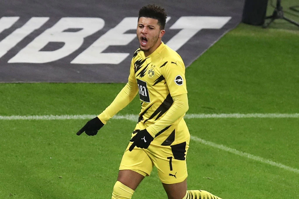 Tiền vệ phải: Jadon Sancho (Borussia Dortmund, 20 tuổi, định giá chuyển nhượng: 100 triệu euro).