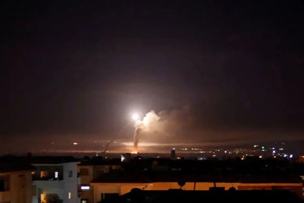 Israel không kích vào Syria ngay trong đêm.