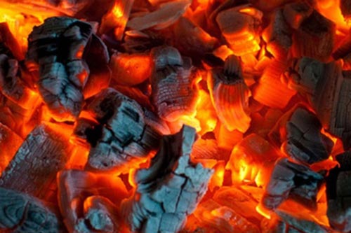 Đốt than củi sưởi ấm, thói quen chết người cần bỏ ngay