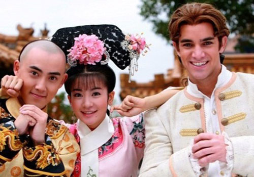 Nam diễn viên ngoại quốc trong "Tân Hoàn châu cách cách" cầu hôn bạn trai