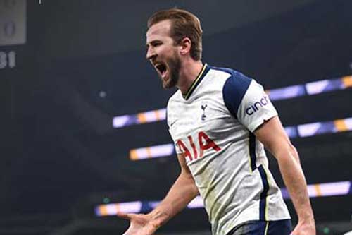 Kane cân bằng kỷ lục của 2 huyền thoại M.U và Liverpool