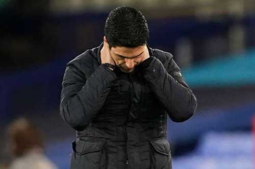 Arteta than trời cầu thủ Arsenal kiệt sức