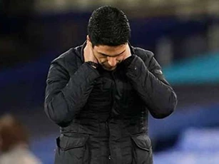 Arteta than trời cầu thủ Arsenal kiệt sức