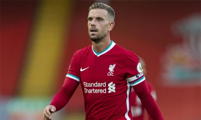 Jordan Henderson đã được thử nghiệm đá trung vệ nhưng không hiệu quả