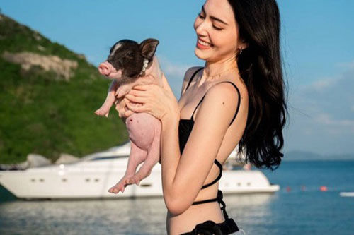 Vòng eo siêu thực đáng ngưỡng mộ của mỹ nhân "Tình người duyên ma"