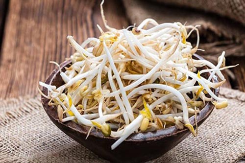 Giá đỗ là món lành tính nhưng có 5 nhóm người cần tránh xa, đừng dại mà rước thêm bệnh vào thân