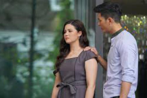 Tranh thủ vợ đi chữa bệnh chồng mời nữ đồng nghiệp về nhà chơi, vừa vào bếp anh ta phải “run bắn” trước thứ vợ để lại, lập tức tiễn khách