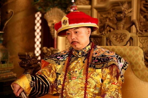 Bí ẩn về họa tiết trên áo Càn Long và người duy nhất dám mặc long bào của vua