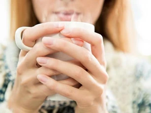 Công dụng tuyệt vời của việc uống nước ấm với cơ thể