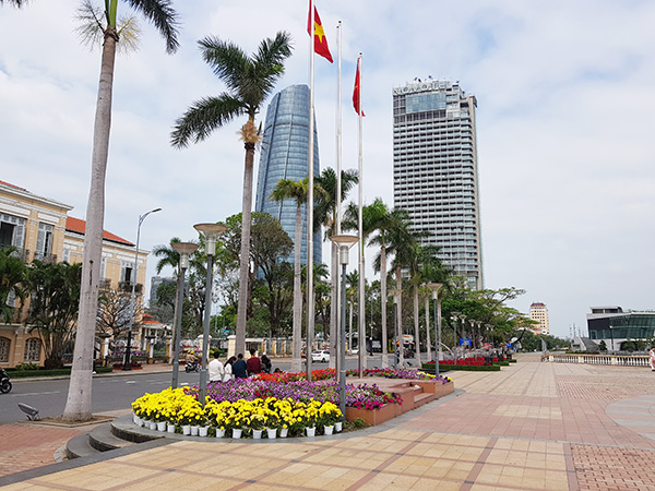 Đà Nẵng: 20 vị trí trang trí hoa và điện chiếu sáng phục vụ Tết Tân Sửu 2021