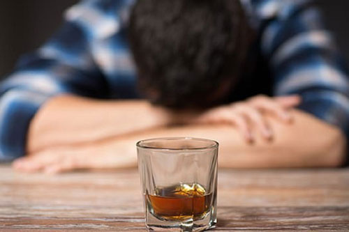 5 điều bạn tuyệt đối không được làm sau khi uống rượu