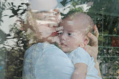 Cuối cùng Hà Hồ cũng công khai diện mạo công chúa nhỏ Lisa, cặp song sinh giống nhau không lệch đi đâu